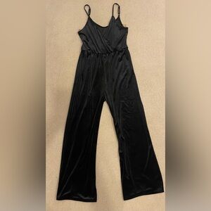 BLACK VELVET WILD FABLE JUMPSUIT;Adjustable Straps;Size Medium;Flowing wide leg